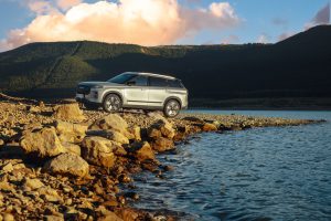 JAECOO en un lago. JAECOO y la movilidad sostenible